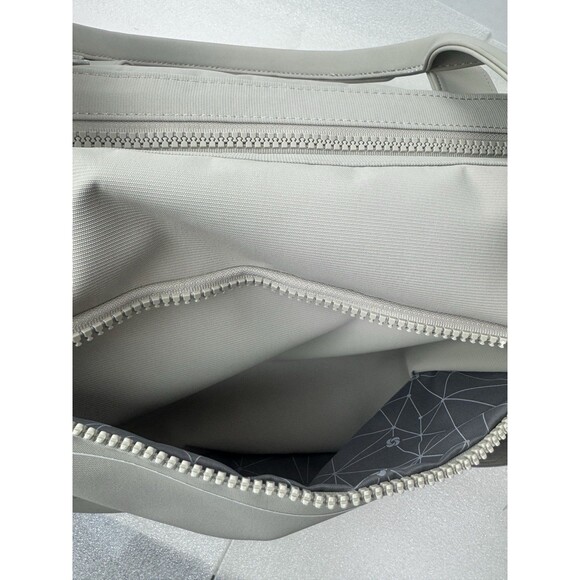 Samsonite Better Than Basics Weekender Duffle Bag - Picture 11 of 13